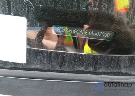 2010 Hyundai Genesis 3.8 z USA, uszkodzony, nr VIN KMHGC4DEXAU070503